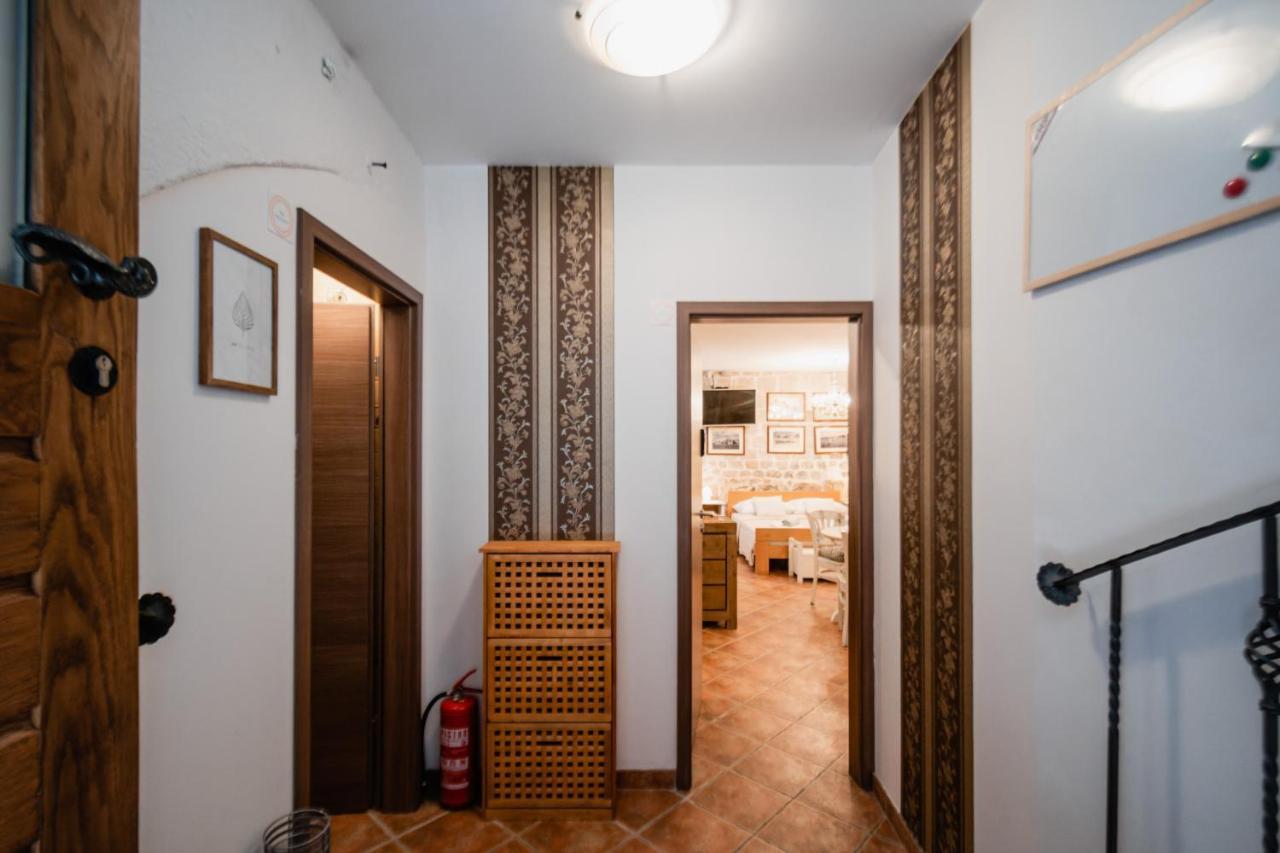 Lito Apartments 希贝尼克 外观 照片